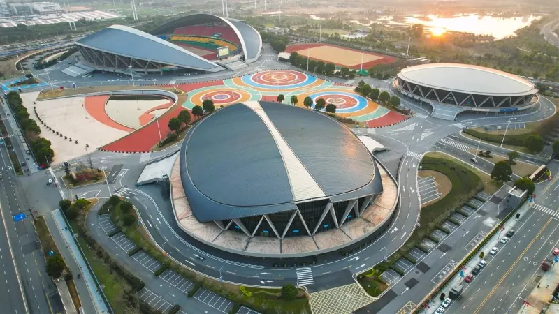 Populara Internacia Stadiona Ŝtalo-Konstruo