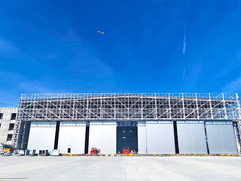 Ŝtala Strukturo Civil Aviation Hub Hangar